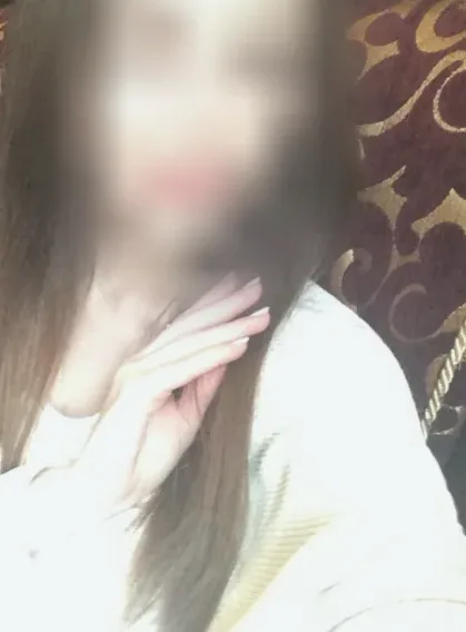 Amina, 29