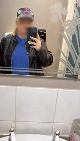 Clara, 21