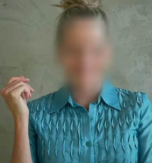 Elena, 39