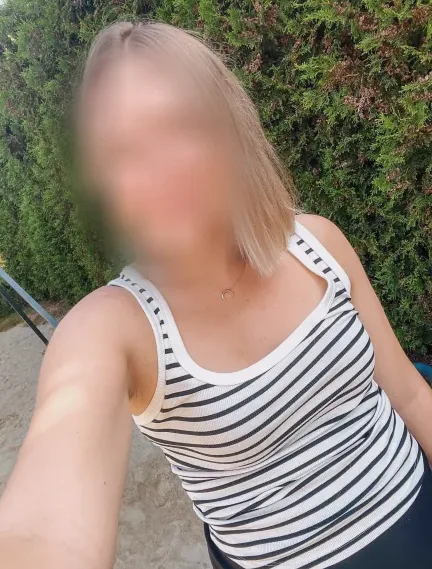 Elena, 37