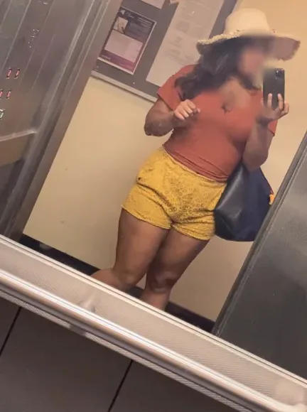 Helena, 34