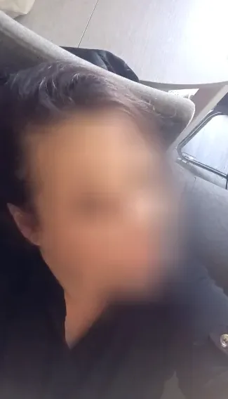 Manuela, 39