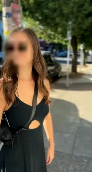 Sabine, 28