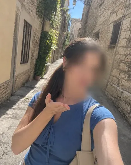 Sabrina, 26