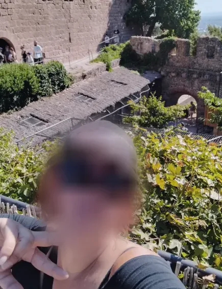 Simone, 38